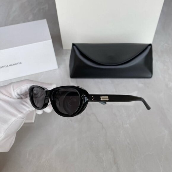 Gentle Monster Black Oval Sunglasses Sleek Minimal Frame main image 10